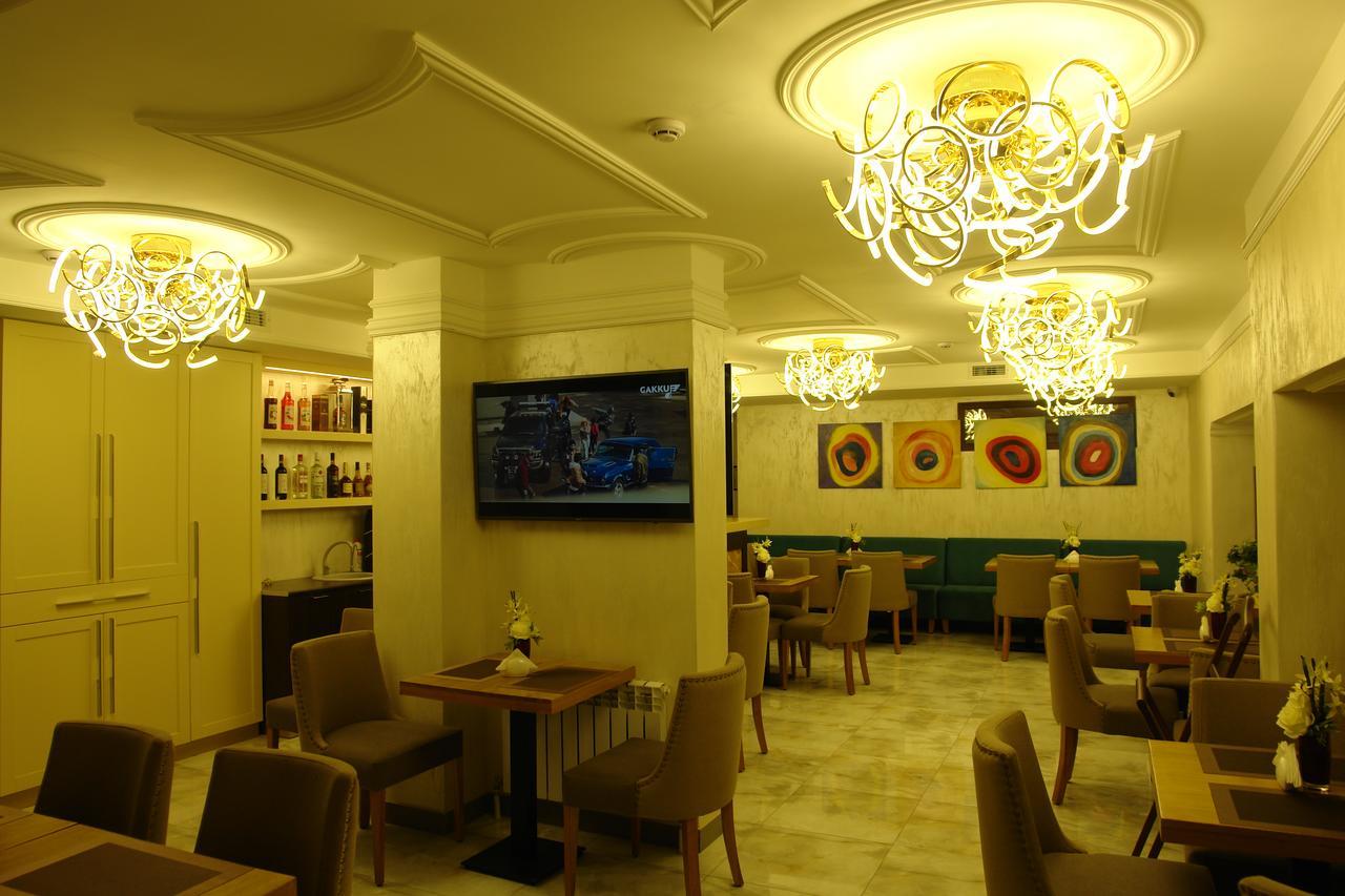 Grace Point Hotel Astana Exteriör bild